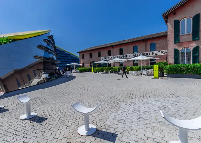公寓 Enzo Ferrari Museum -wifi, Train Station And Parking