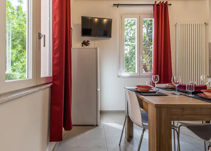 Enzo Ferrari Museum -wifi, Train Station And Parking 公寓