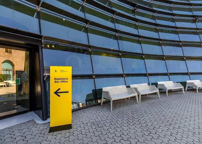 Enzo Ferrari Museum -wifi, Train Station And Parking * 摩德纳