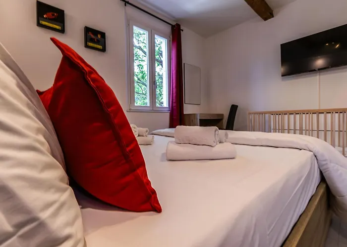 Enzo Ferrari Museum -wifi, Train Station And Parking *