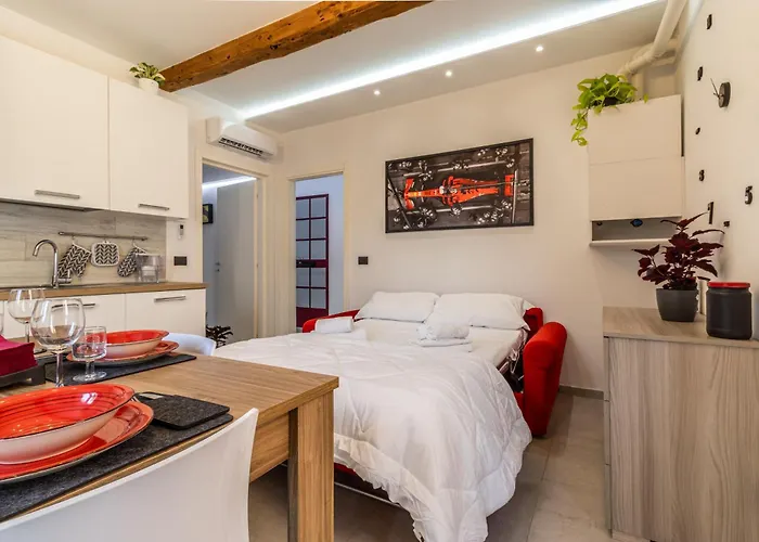 Enzo Ferrari Museum -wifi, Train Station And Parking *