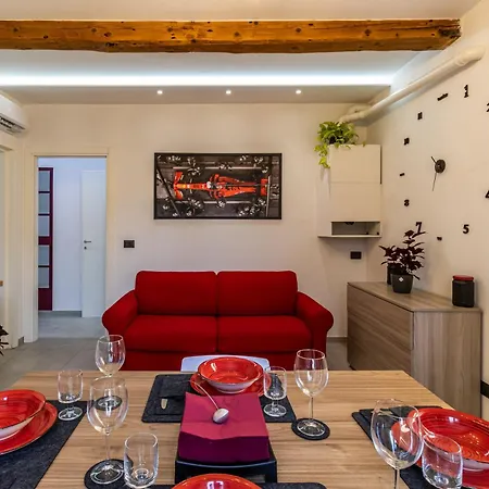 Enzo Ferrari Museum -wifi, Train Station And Parking * Модена