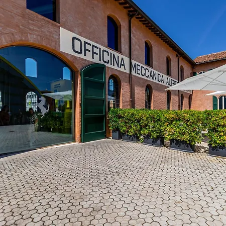 Enzo Ferrari Museum -wifi, Train Station And Parking Apartment