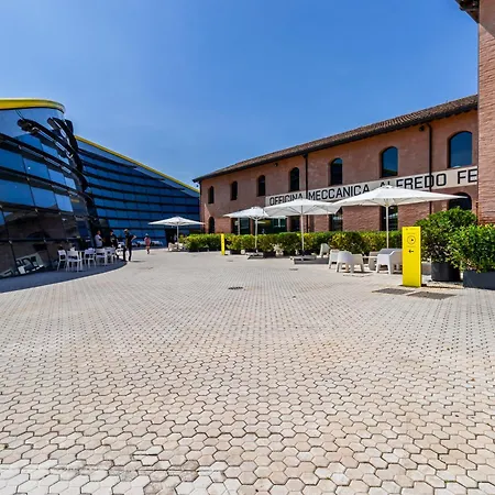 Enzo Ferrari Museum -wifi, Train Station And Parking Апартаменты *
