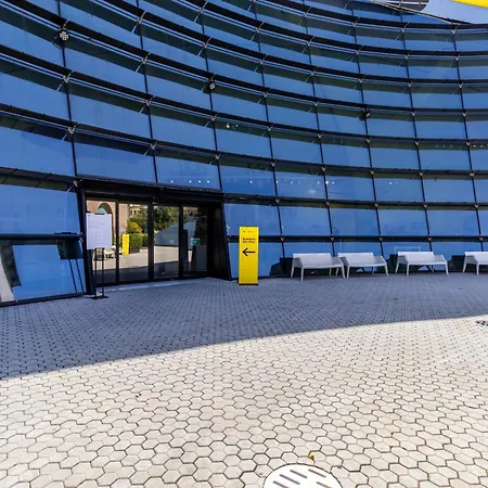 Апартаменти Enzo Ferrari Museum -wifi, Train Station And Parking *