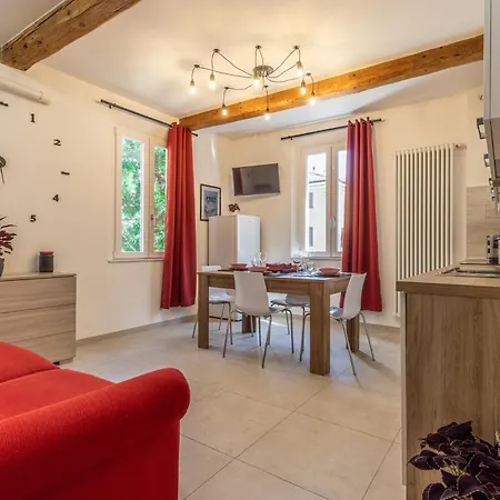 Enzo Ferrari Museum -wifi, Train Station And Parking Апартаменты *