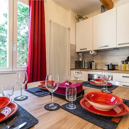 Апартаменти Enzo Ferrari Museum -wifi, Train Station And Parking *