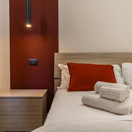 Enzo Ferrari Museum -wifi, Train Station And Parking Апартаменти *