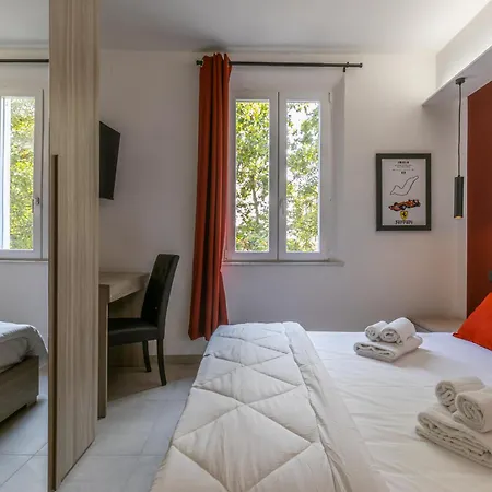 Апартаменти Enzo Ferrari Museum -wifi, Train Station And Parking Модена