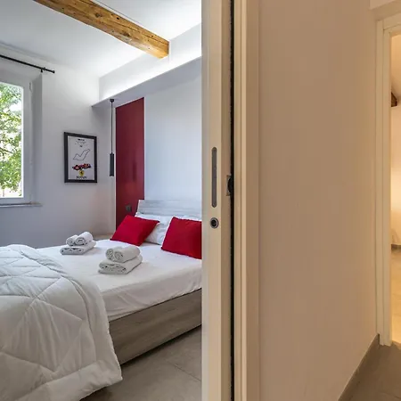 Апартаменты Enzo Ferrari Museum -wifi, Train Station And Parking