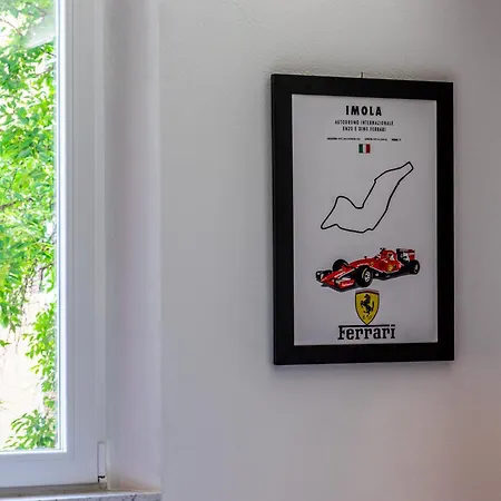 Апартаменти Enzo Ferrari Museum -wifi, Train Station And Parking *