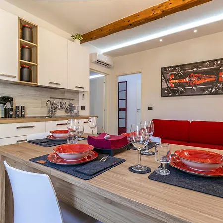 Apartment Enzo Ferrari Museum -wifi, Train Station And Parking Modena