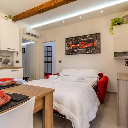 Enzo Ferrari Museum -wifi, Train Station And Parking *