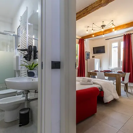 Апартаменты Enzo Ferrari Museum -wifi, Train Station And Parking